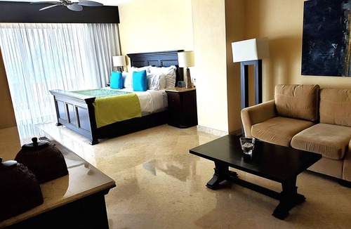 South Shore Hotel Area Resort | Oceanfront 3BR Prime PH 5 Star Garza Blanca Resort Easter/Christmas 2026 & more!