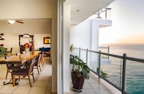 Boca de Tomatlan Villa | Oceanfront 4BR 20 PAX