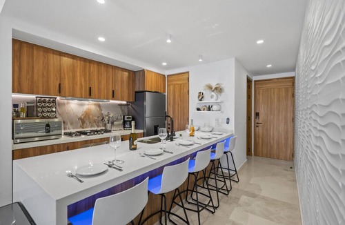 Las Glorias Apartment | Oceanfront Luxury + FREE Daily Breakfast Harbor171