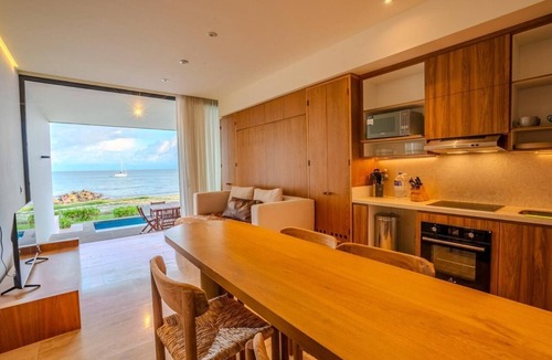 La Cruz de Huanacaxtle Apartment | Oceanfront Townhouse with Private Pool at Zantamar