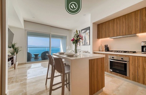 Las Glorias Apartment | Oceanview 1 BR Condo with Pools and Beach Access