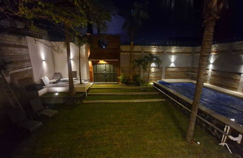 Tlayacapan House | Ohana Morelos House. Modern industrial style, 10 min. from Hurricane Harbor