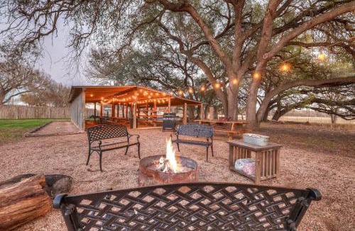 Fredericksburg House | Olive St Ranch Dolly's House
