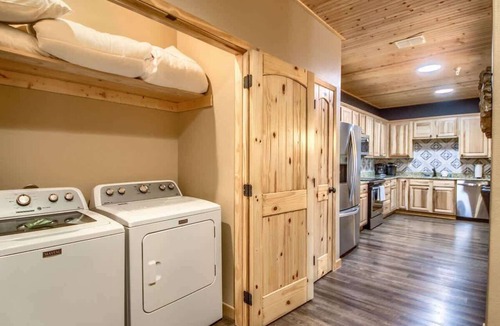 Gruene Condo | OM A5 River Float Haus on the Gruene