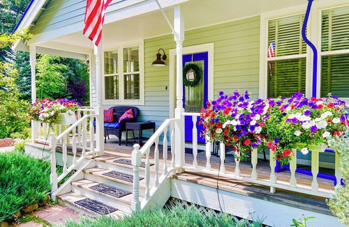 Redstone House | On River Time – Cozy Riverfront Retreat on Redstone Blvd