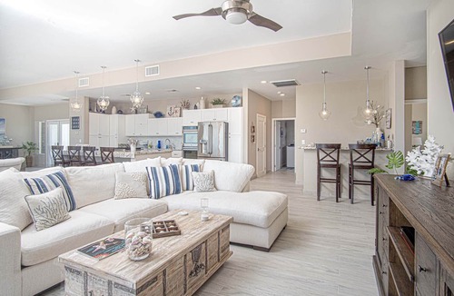 La Choya House | One-of-a-Kind Margaritaville Oceanfront/Laguna Shores