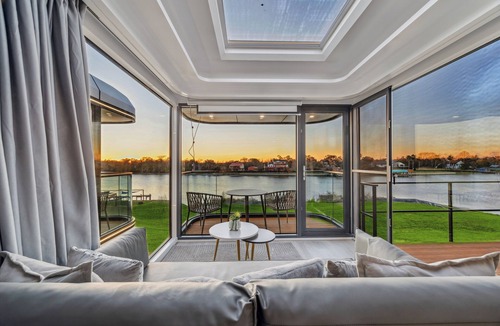 Highlands Apartment | One-of-a-kind tiny home designed for an unforgettable stay by the beautiful San Jacinto River