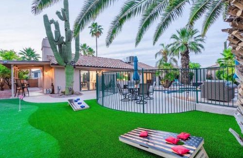 Paradise Valley Village House | Oraibi Oasis-A Phoenix Paradise- Pool, Spa, Putting Green, EV Charger
