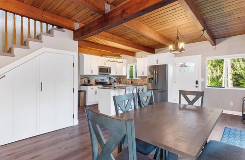 Grapeview House | Orchard Beach Oasis