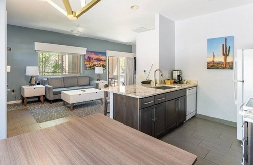 Worldmark Apartment | Oro Valley | Couples Desert Hideout | Pool + Hot Tub