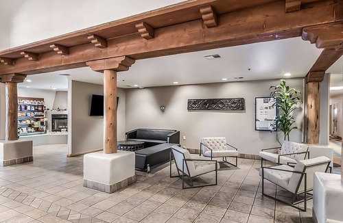 Palm Valley Hotel | Outdoor Adventure! Comfy Unit Near Attractions, Pool, Free Breakfast, Parking