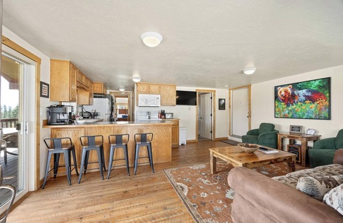Hamilton House | Outdoor adventures all around this comfy home with stunning views prime location