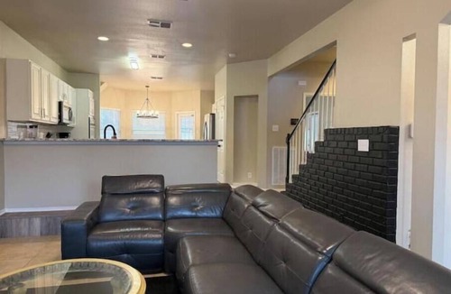 Stone Oak House | Outdoor Oasis: 5 Beds, 3 Baths with Pool Table & Large Patio in Stone Oak