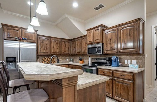North Overton House | Overton Opulence - 3BR/3.5BA - EV Charger
