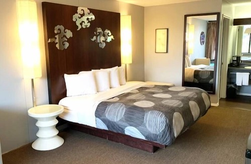 Ozark Hotel | Oxford Inn Ozark