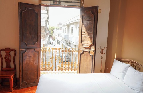 Old Town Hotel | OYO Hotel El Conquistador