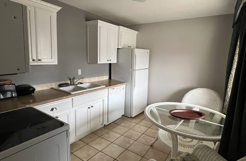 Ozark Hotel | Ozark Inn & Suites