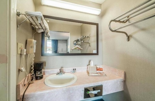 Mountain View Hotel | OZARK JUNCTION INN