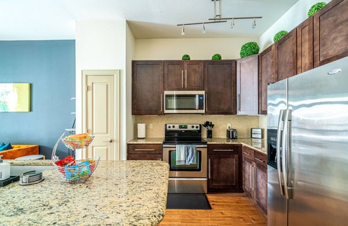 Astrodome Apartment | PackHouse NRG/MED Center