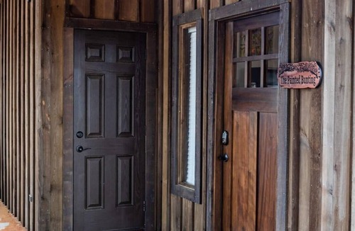 Elm Mott Ski Chalet | Painted Bunting Cabin (15 MIN to Magnolia/Baylor)