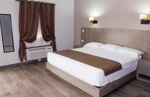 Acuna Hotel | Palms Hotel