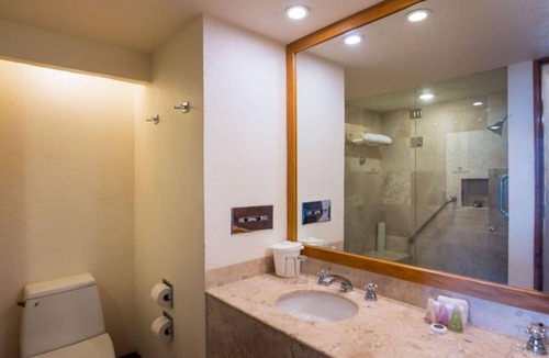 Marina Vallarta Hotel | Paradise Found – Studio with Resort-Style Living
