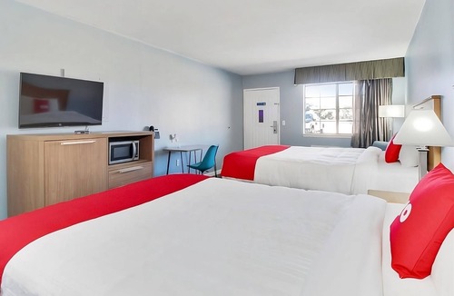 Ingleside Hotel | Paradise Found! Swimming Pool, Free Breakfast, Free Parking!