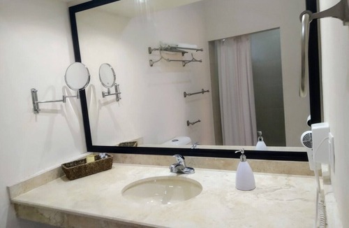 Zona Centro Hotel | PARADISE HOUSE Room "PUENTE DE DIOS"
