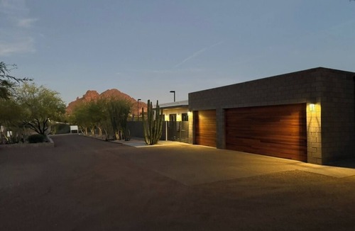 Camelback East House | Paradise Valley 4 bed 4.5 Bath: Sport Court, Sauna, Private pool & Game room,