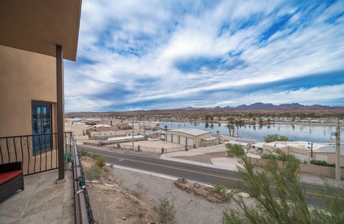 Parker Strip House | Parker Strip River View Villa - 3480 sqft 3 bedroom, 4 bath, Game room, bar.