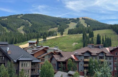 Copper Mountain Village Apartment | Passage Point 405 condo