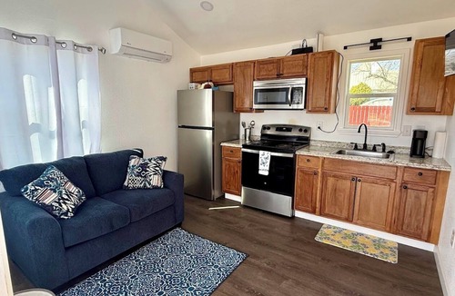 Walnut Springs Cabin | Peaceful 1-bedroom cabin near downtown Walnut Springs