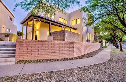 Civano House | Peaceful 1BR Tree-Lined Modern Hideaway