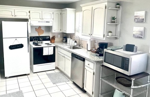 Nederland House | Peaceful Haven 2BR 1BA in Quiet Neighborhood