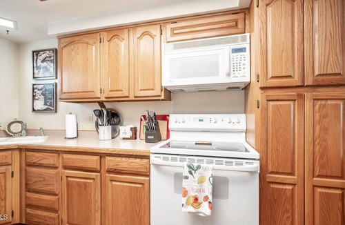 McCormick Ranch Condo | Peaceful Lake Subdivision- Private, Walkable, Patio, 25 mi. Walk/Bike Trail