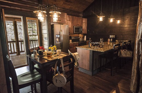 Jardine Cabin | Peaceful Luxury Mountain Cabin - Quiet Retreat Near Yellowstone