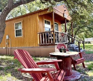 Mountain Home House | Peaceful Wildlife Ranch Cabin with Pool Access near Kerrville in Mountain Home, Texas