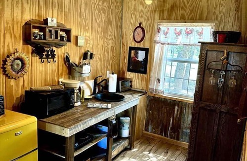 Mountain Home Cabin | Peaceful Wildlife Ranch Cabin with Pool Access near Kerrville in Mountain Home, Texas