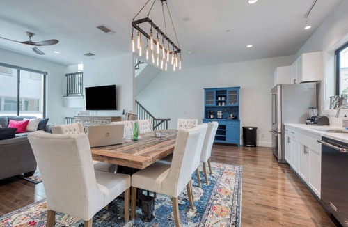 Tobin Hill House | Pearl District Oasis: Rooftop Terrace & Panoramic City Views