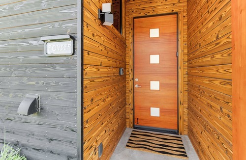Johnson City Cottage | Pedernales River Guesthouses - PONDER