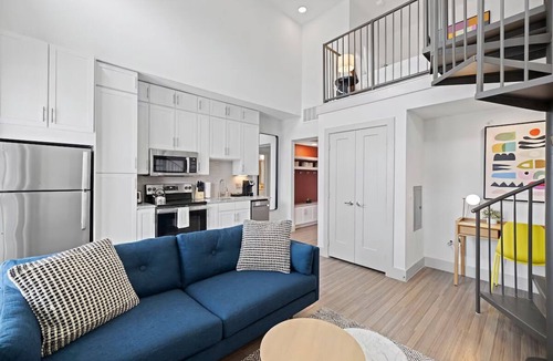 Waller Creek District Hotel | Perfect Austin Getaway | Stay Near Downtown’s Top Dining & Entertainment