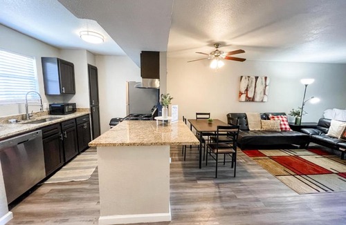 Northwest Corpus Christi Apartment | Perfect for Group with 2BR, 2BA and Pool