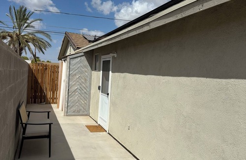 Yuma House | Perfect one bedroom one bath Casita in Central Yuma, has everything you need.