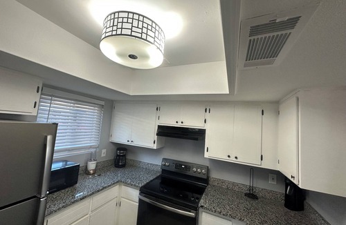 North Mountain House | Perfect townhome with AC in sunny Phoenix