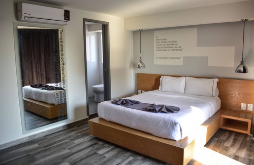 Downtown Guadalajara Hotel | Perla Central Hotel
