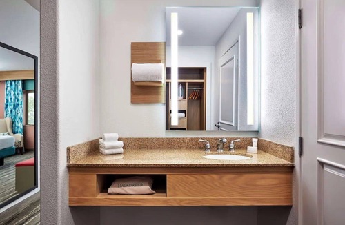 Pismo Beach Hotel | Pet-friendly 2 Queen Room | Pool, 1.9 mi to Monarch Butterfly Grove