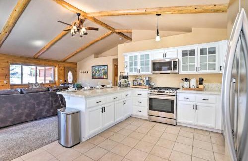 Big Bear House | Pet-Friendly Big Bear Cabin ~ 6 Mi to Ski Resorts!