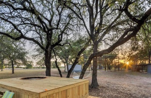 Smithwick Cabin | Pet-friendly cabin with hot tub