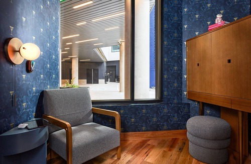 Cole Apartment | Pet Friendly + Executive Studio | 4K Projector