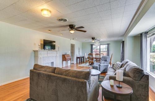 Crowell House | Pet Friendly Home w/Yard & Grill in Crowell!